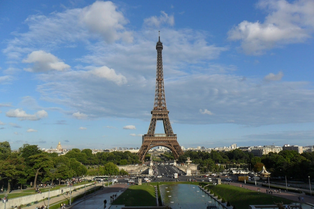 Free Paris Eiffel Tower daytime